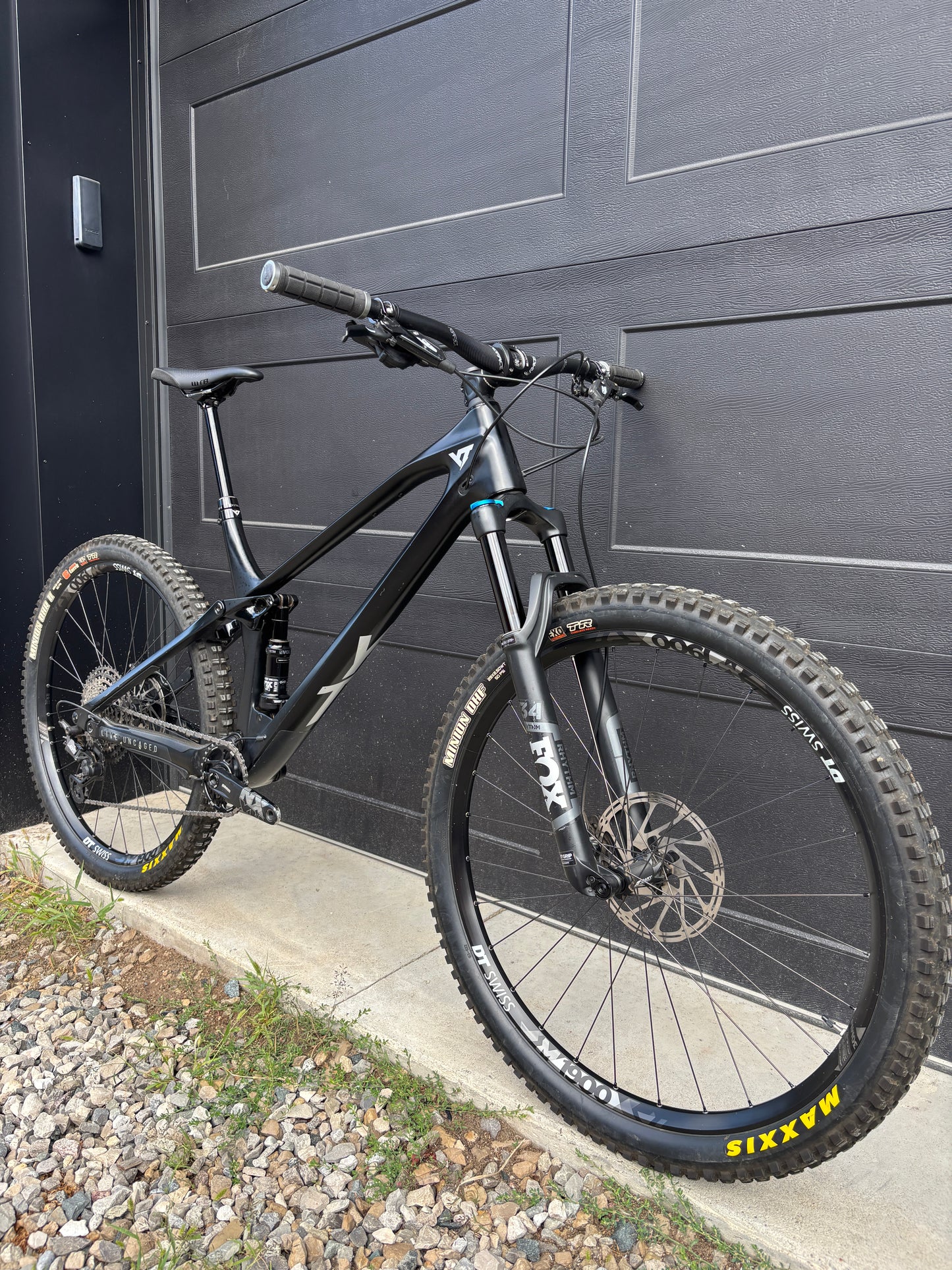 YT Izzo Comp XL (Pre-Ridden)