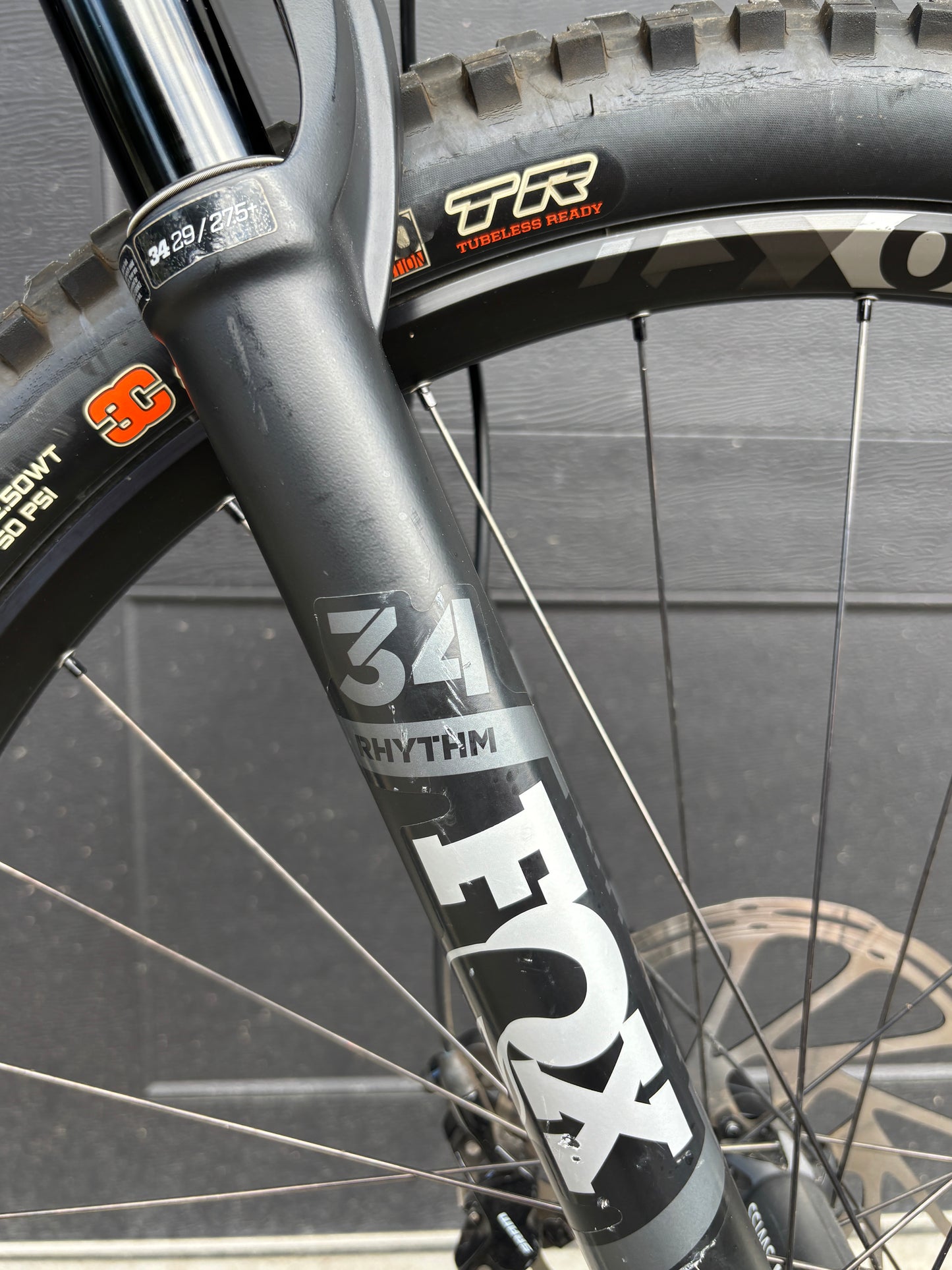 YT Izzo Comp XL (Pre-Ridden)