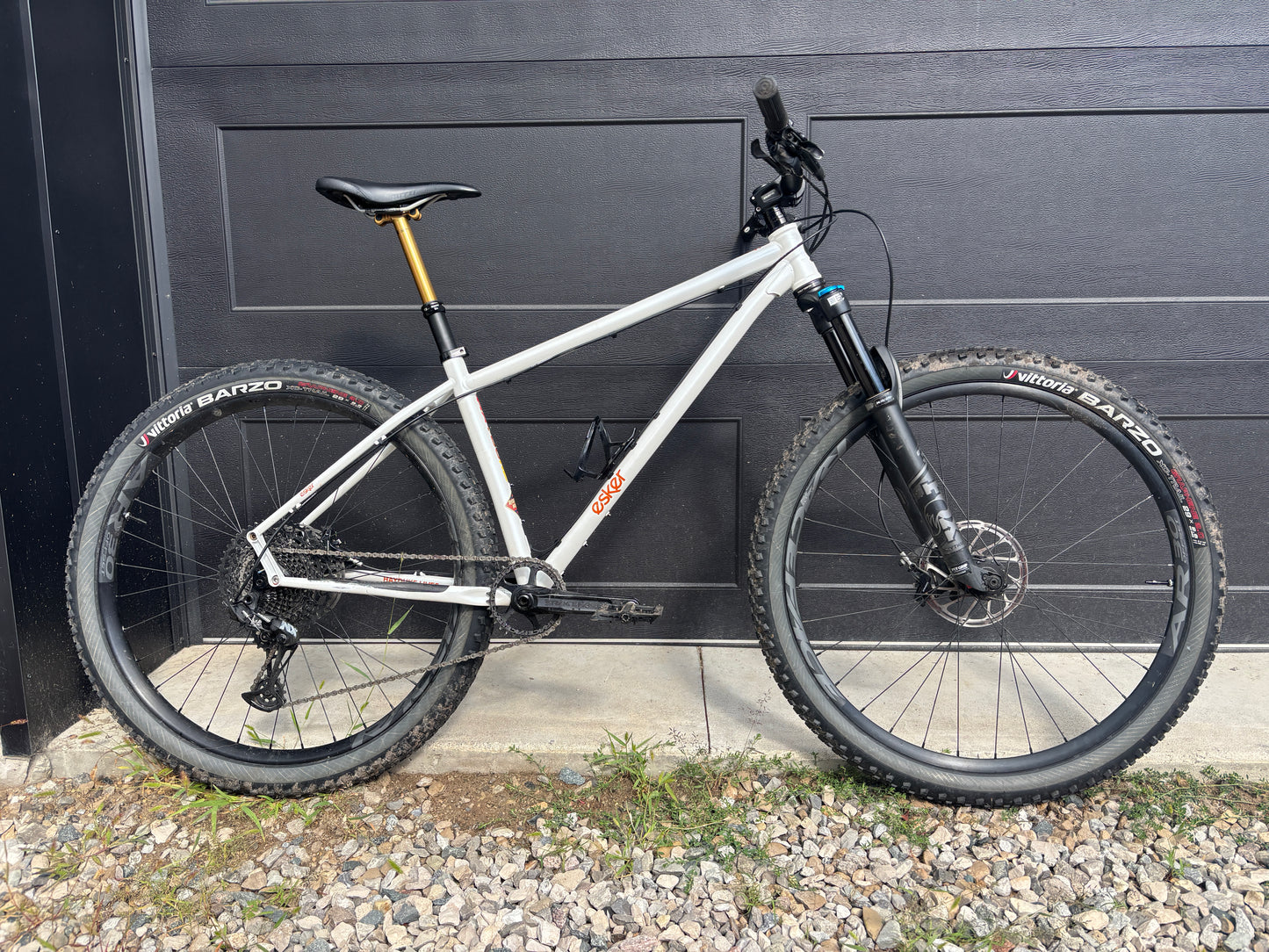 Esker Hayduke M/L (Pre-Ridden)