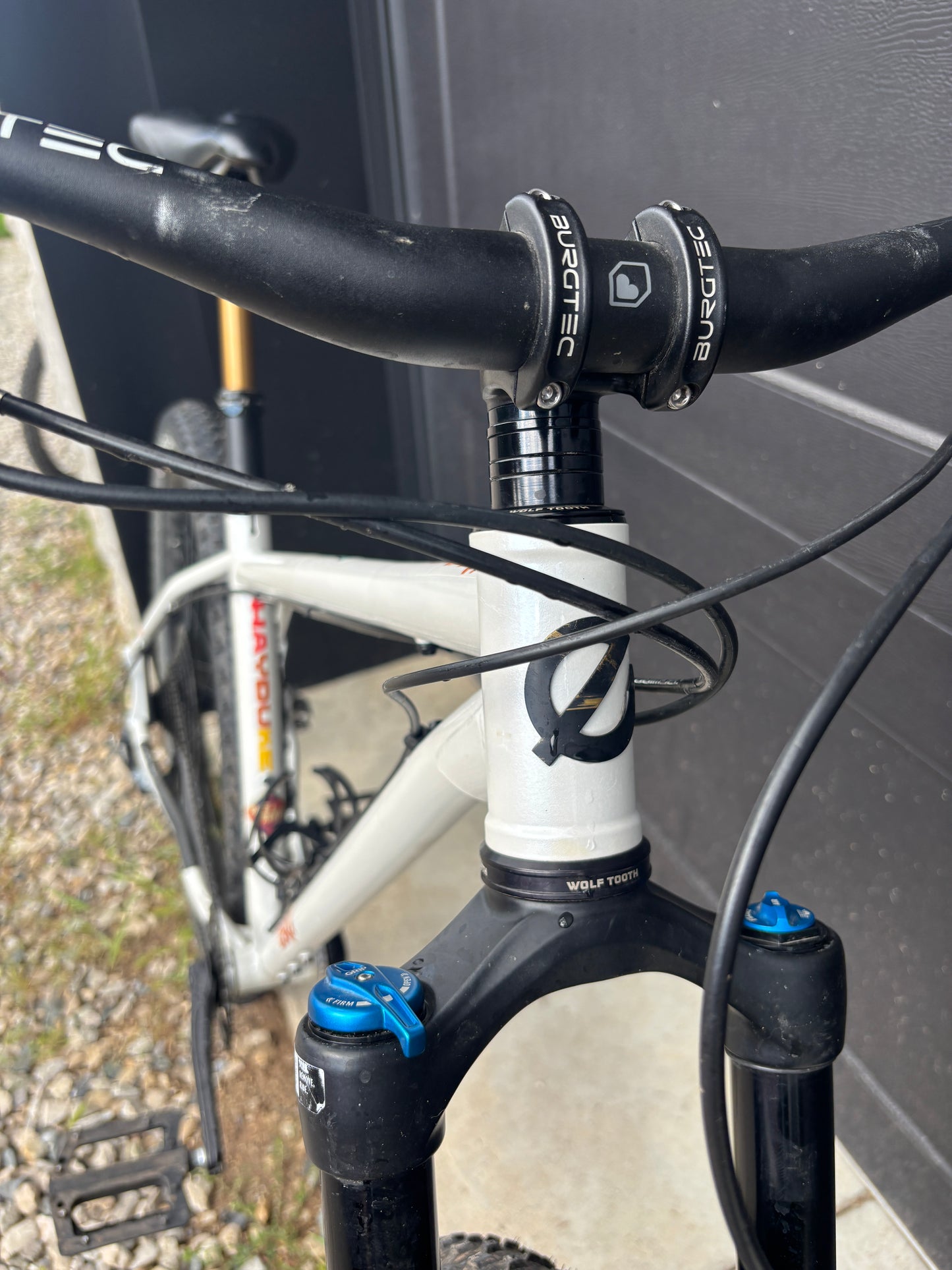 Esker Hayduke M/L (Pre-Ridden)