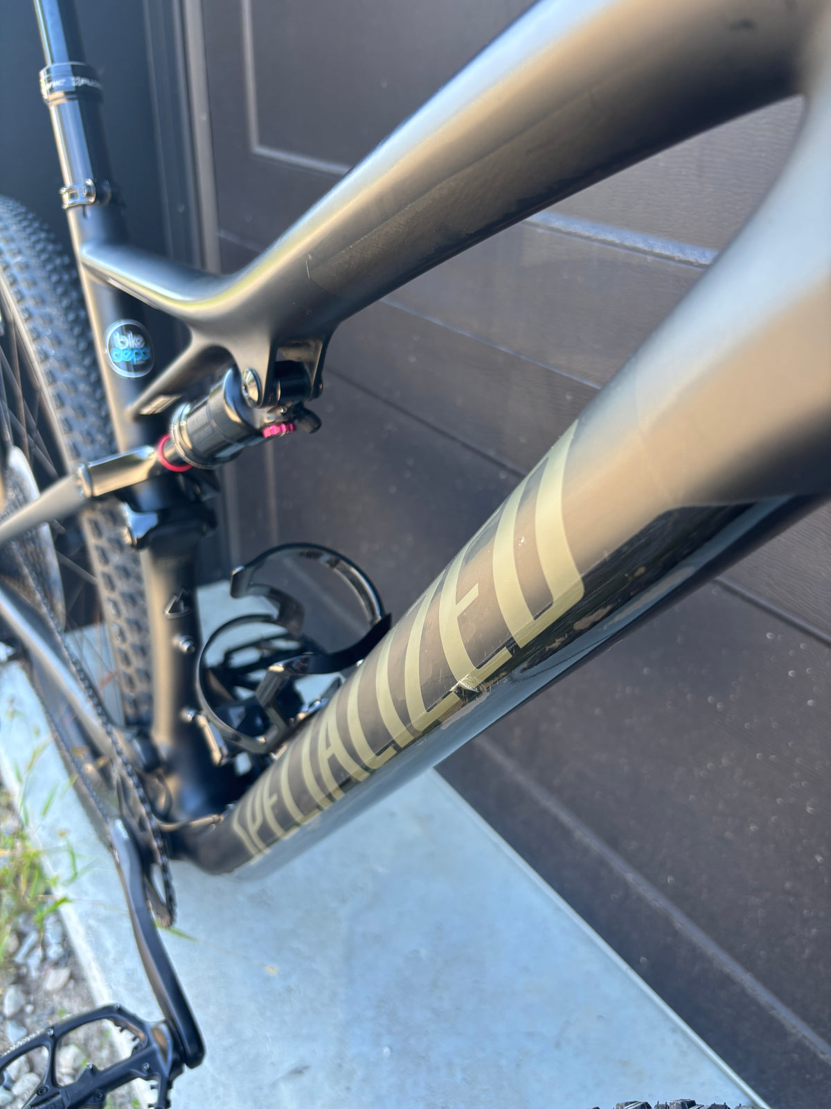 Specialized Epic Comp Carbon Large EVO (Pre-Ridden)